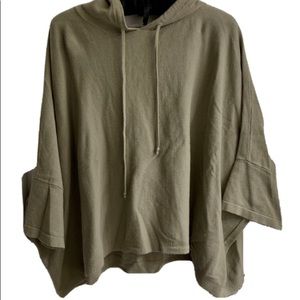 ⚡️Forever 21 Short Sleeve Bat-wing Hooded Top